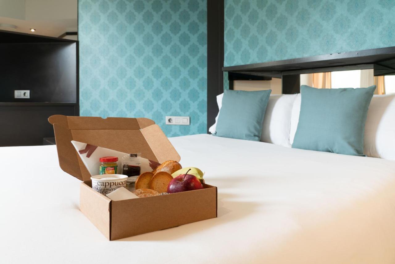 Hotel Punt 14 กาวา ภายนอก รูปภาพ