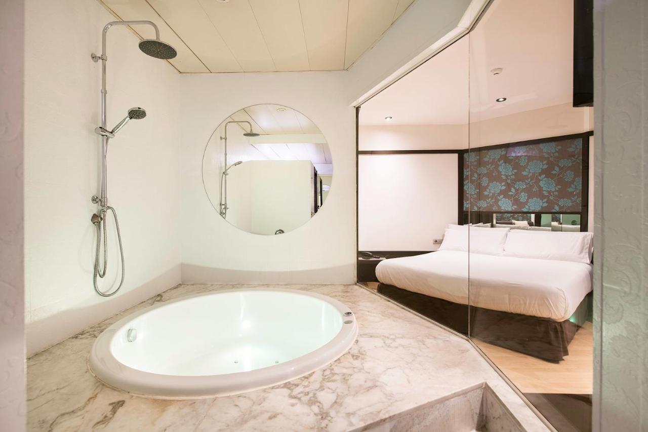 Hotel Punt 14 กาวา ภายนอก รูปภาพ