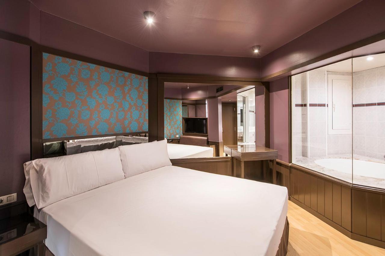 Hotel Punt 14 กาวา ภายนอก รูปภาพ