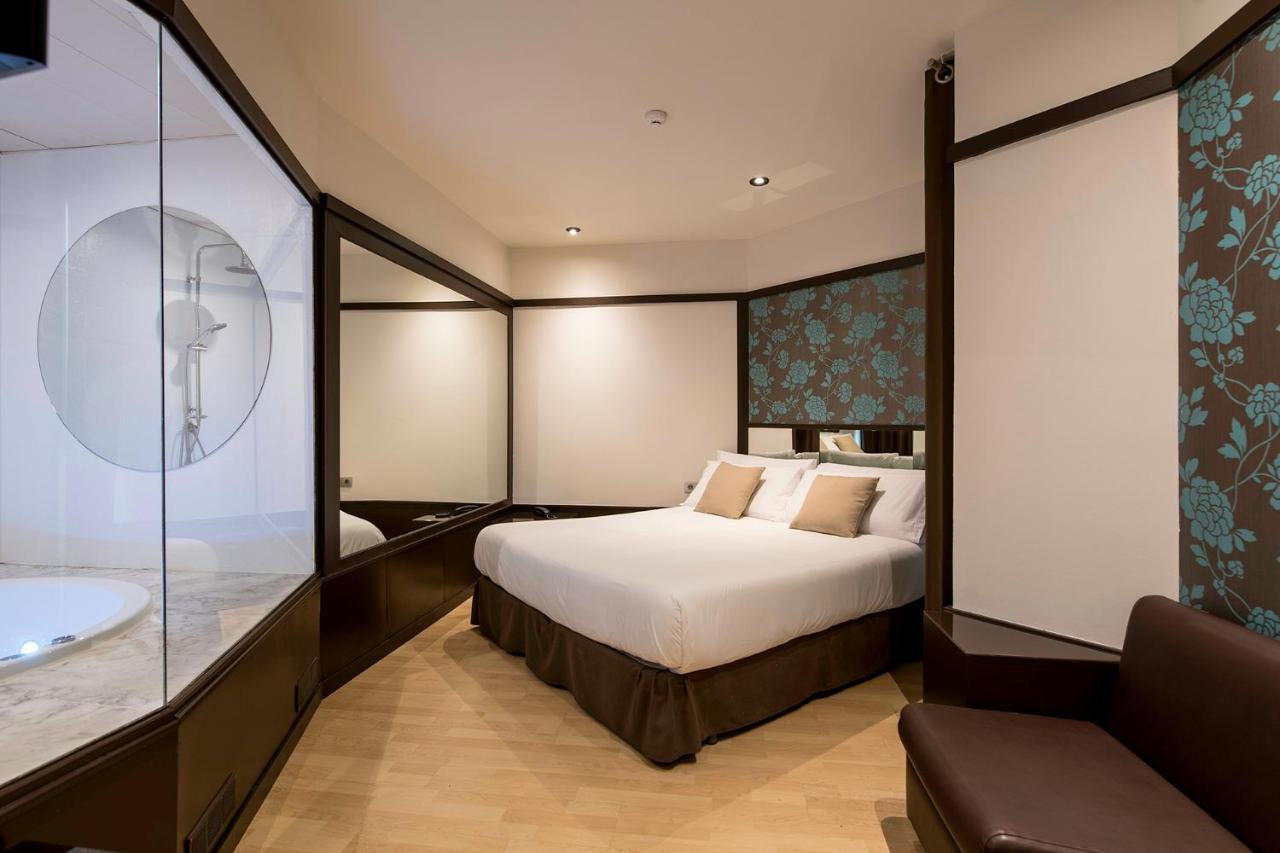 Hotel Punt 14 กาวา ภายนอก รูปภาพ